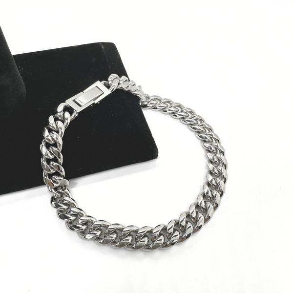 Timeless Men’s Bracelets: Elevate Your Look with DayChainz