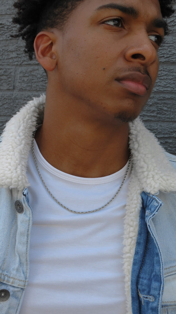 How to Style Men’s Chains with Everyday Outfits (Without Looking Try-Hard)