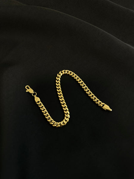The Ultimate Guide to Choosing the Perfect Chain: Styles, Materials, and Trends