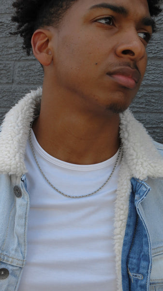 How to Style Men’s Chains with Everyday Outfits (Without Looking Try-Hard)